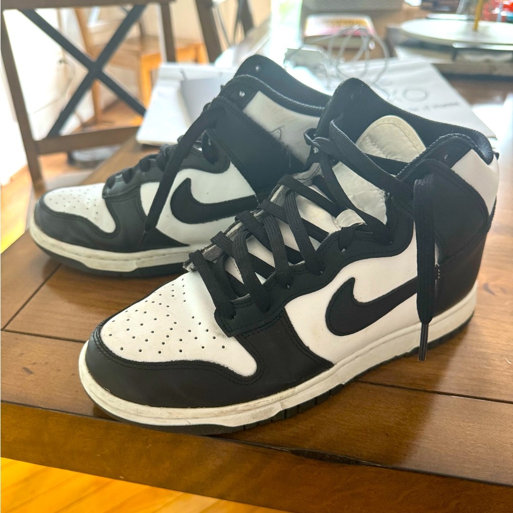 Size 8 BARELY WORN Nike Panda Dunks